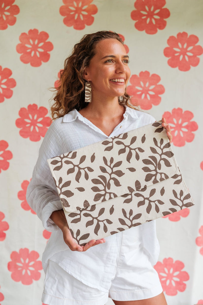 Oversized Clutch - Karisi Print