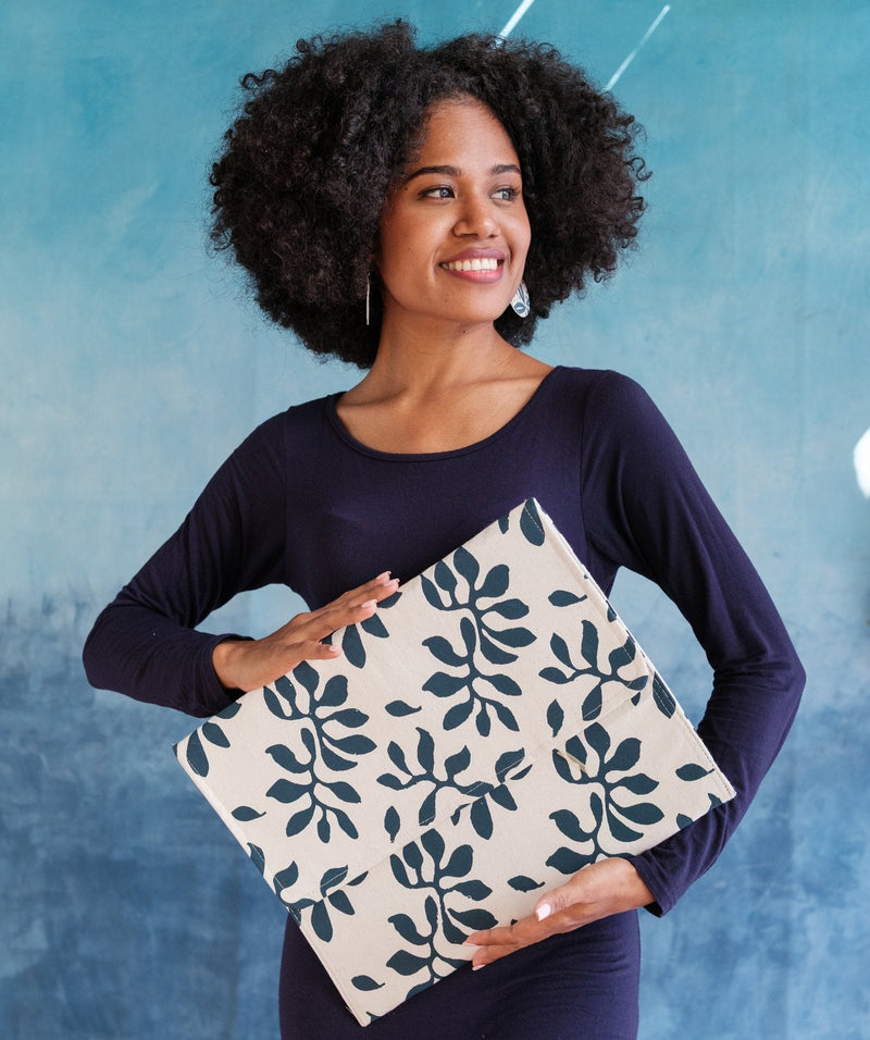 Oversized Clutch - Karisi Print