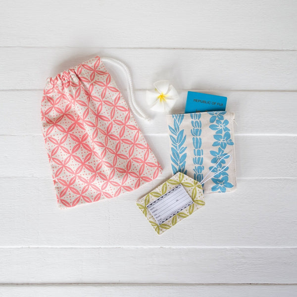 Wanderlust Traveler Gift Set