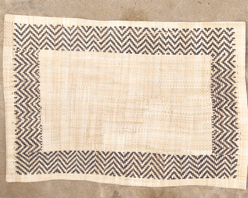 Papua Zigzag Border Mat - 140x200cm